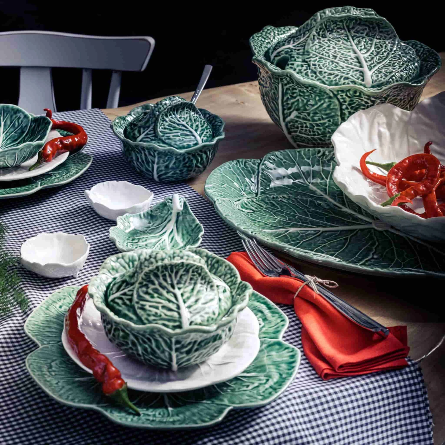 Bordallo Pinheiro White Cabbage Charger Plate 30.5cm 3 Bordallo Pinheiro White Cabbage Charger Plate 30.5cm - Image 3