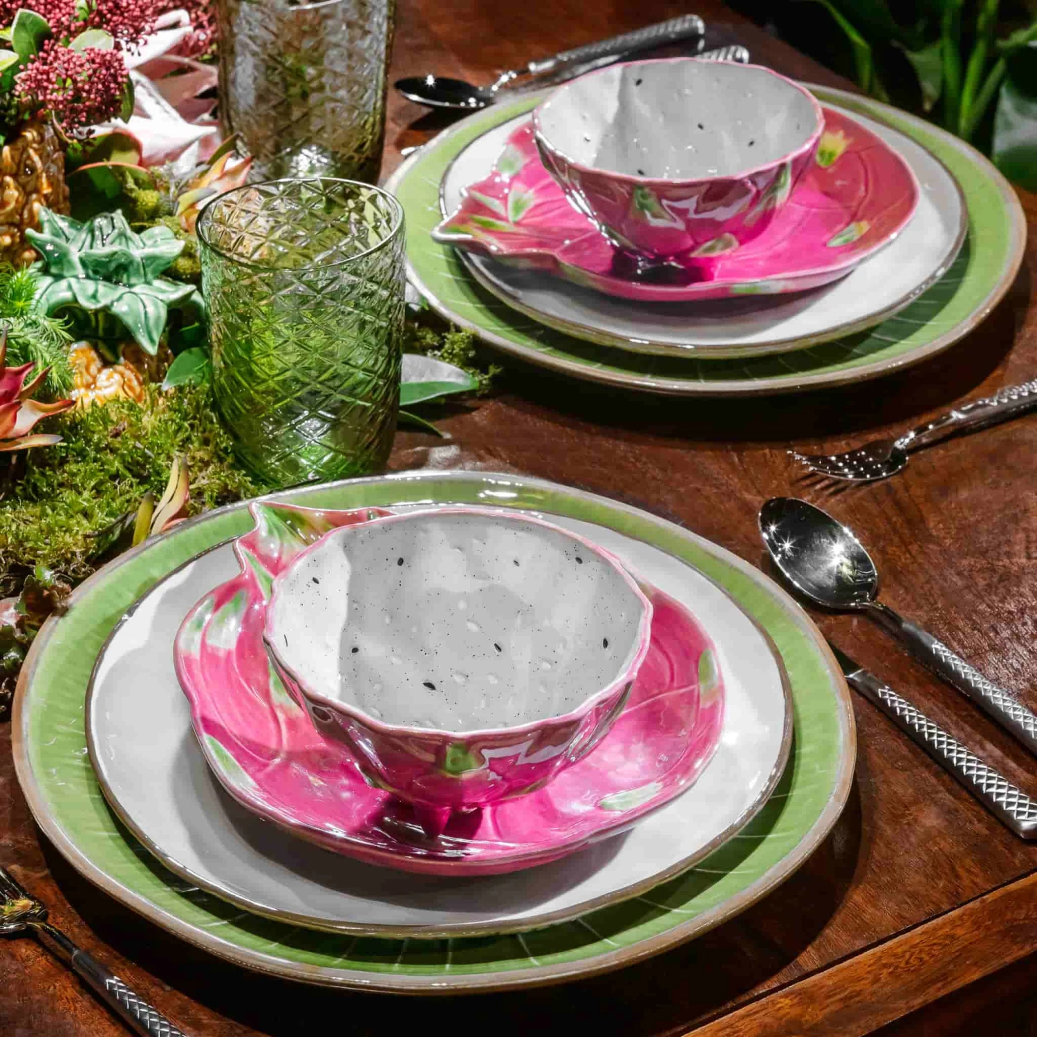 Bordallo Pinheiro Tropical Fruits Dragon Fruit Small Bowl, 14x14cm 3 Bordallo Pinheiro Tropical Fruits Dragon Fruit Small Bowl, 14x14cm - Image 3