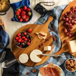 Teakhaus Atlas Pizza Serving Board, Small -De Buyer Store TK0001lifestyle