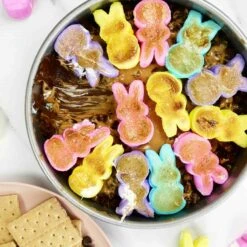 USA Pan Round Cake Pan -De Buyer Store UP0003BUSAPanRoundCakePan 9Lifestyle