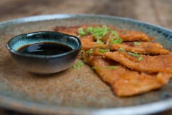 Chouseki Blue Gold Plate 28.5cm Dia X 3.5cm -De Buyer Store chouseki blue gold plate korean kimchi pancake side