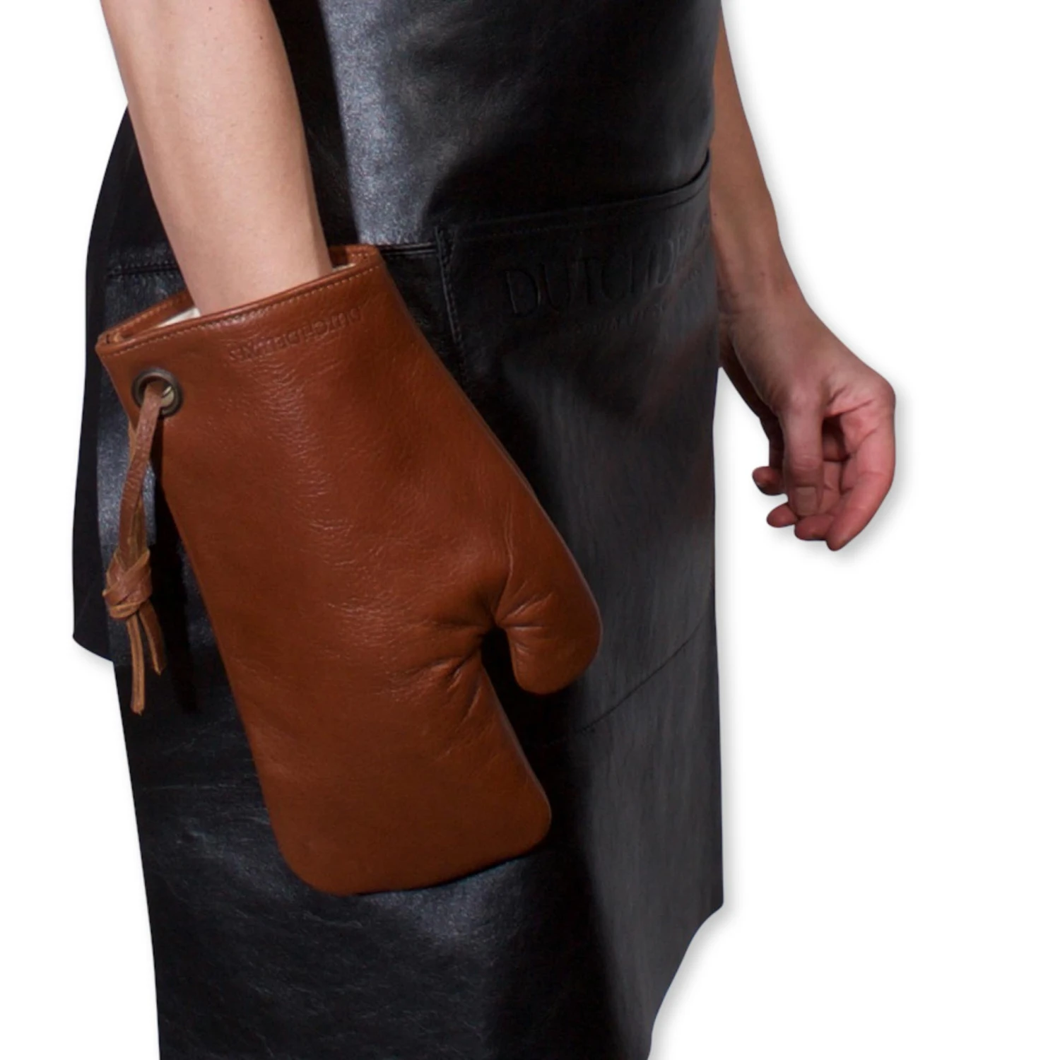 Dutchdeluxes Classic Oven Glove In Classic Brown 2 Dutchdeluxes Classic Oven Glove In Classic Brown - Image 2
