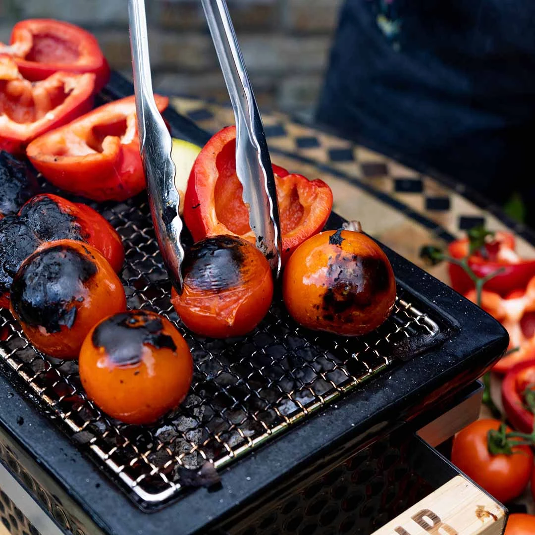 Grllr Osaka Shichirin Tabletop BBQ, Black 3 Grllr Osaka Shichirin Tabletop BBQ, Black - Image 3