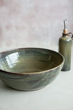 Lagoa Large Handmade Salad Bowl 10 Lagoa Large Handmade Salad Bowl -De Buyer Store lagoa large salad bowl pourer portrait angle