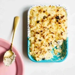Colour Pop Enamel Roasting And Serving Dish, Turquoise -De Buyer Store lifestyle 0021 recipe truffledmacaronicheese